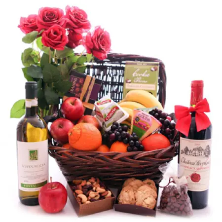 wine and fruit gift 